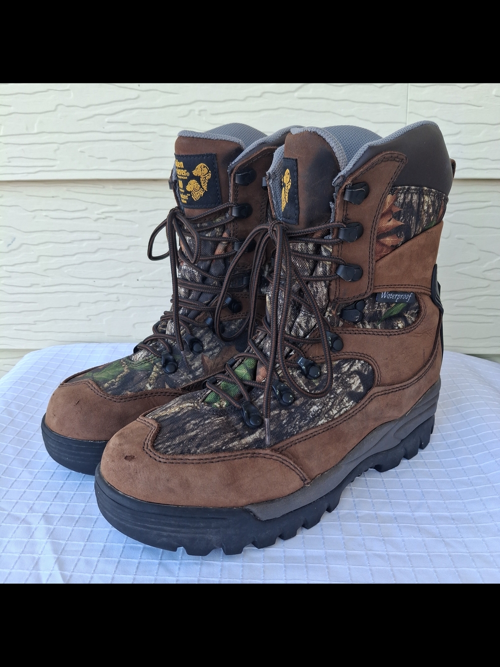 Golden Retriever Boots Men 9.5M 400G Hiking Hunting Waterproof Camo Oil Slip